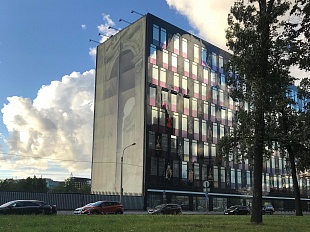 БЦ Бенуа. Архитектурная подсветка Арки-баннера 25м